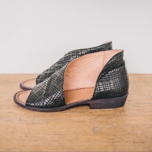 Free People cut out leather sandals flats - Picture 6 of 10